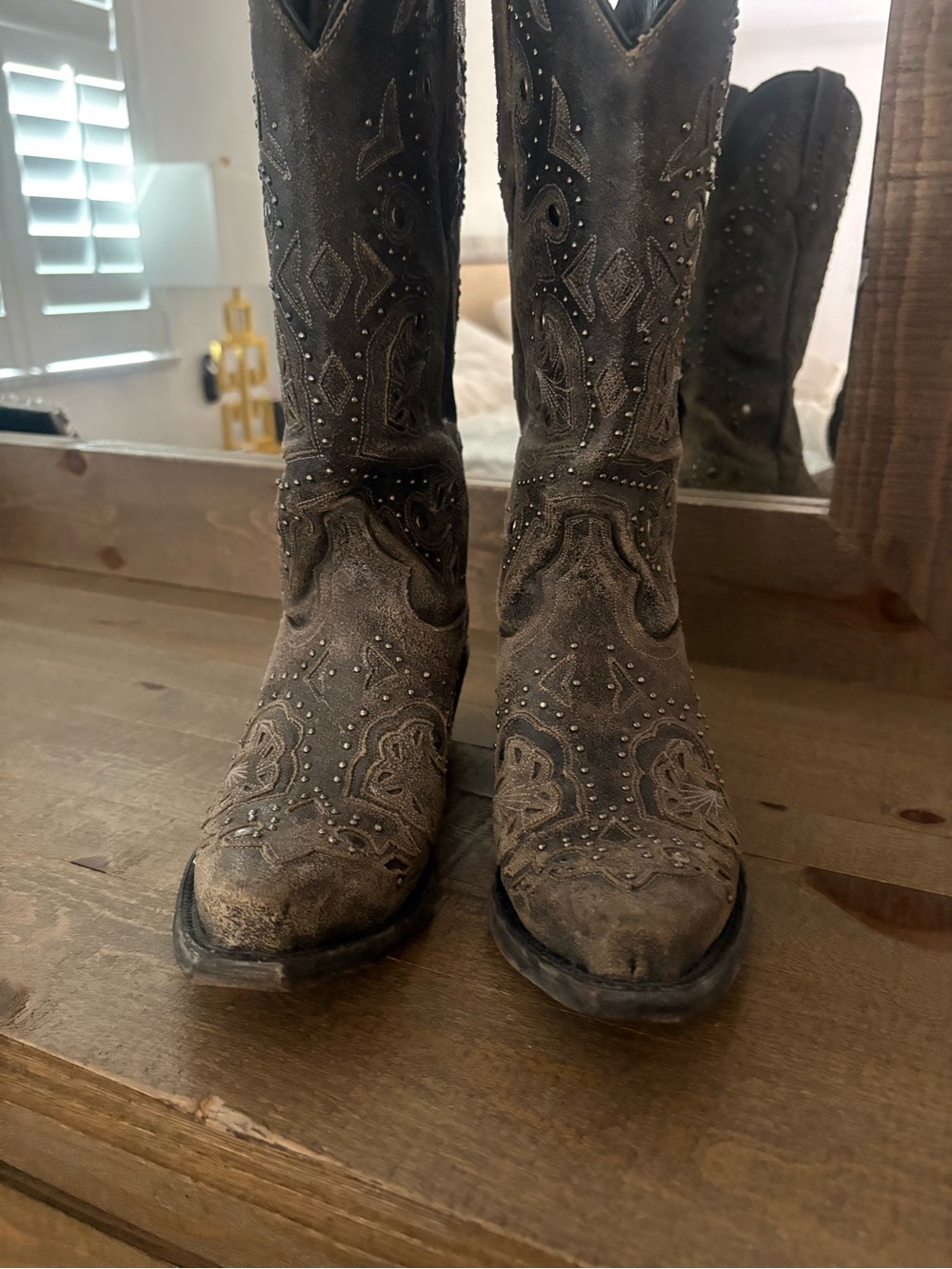 Lucchese Distressed Brown Embroidered Western Boots with Studs - Picture 4 of 9